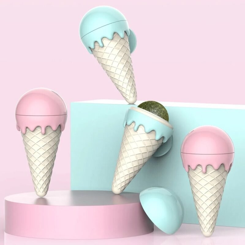 Katžolės rutuliukas ragelyje Cat Ice Cream